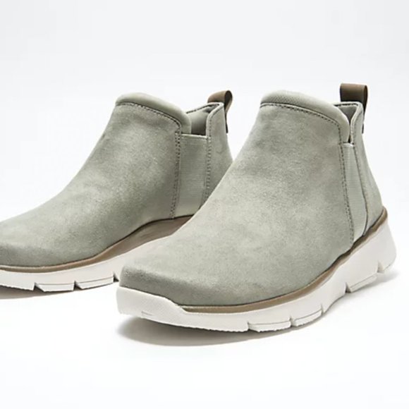 Ryka Shoes - NEW Ryka Water Repellant Ankle Boots